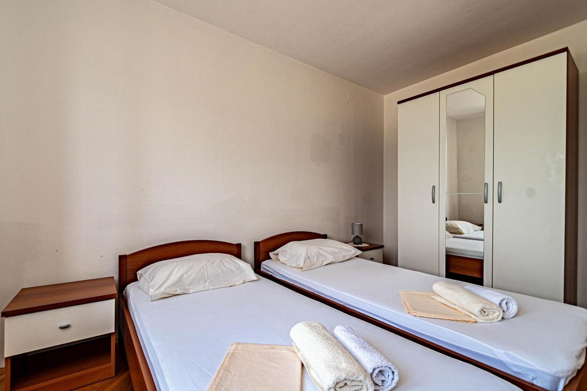 Apartments By The Sea Tri Zala, Korcula - 9237 Zrnovo الغرفة الصورة