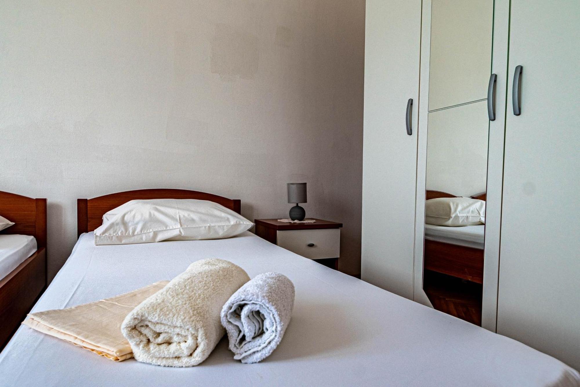 Apartments By The Sea Tri Zala, Korcula - 9237 Zrnovo الغرفة الصورة