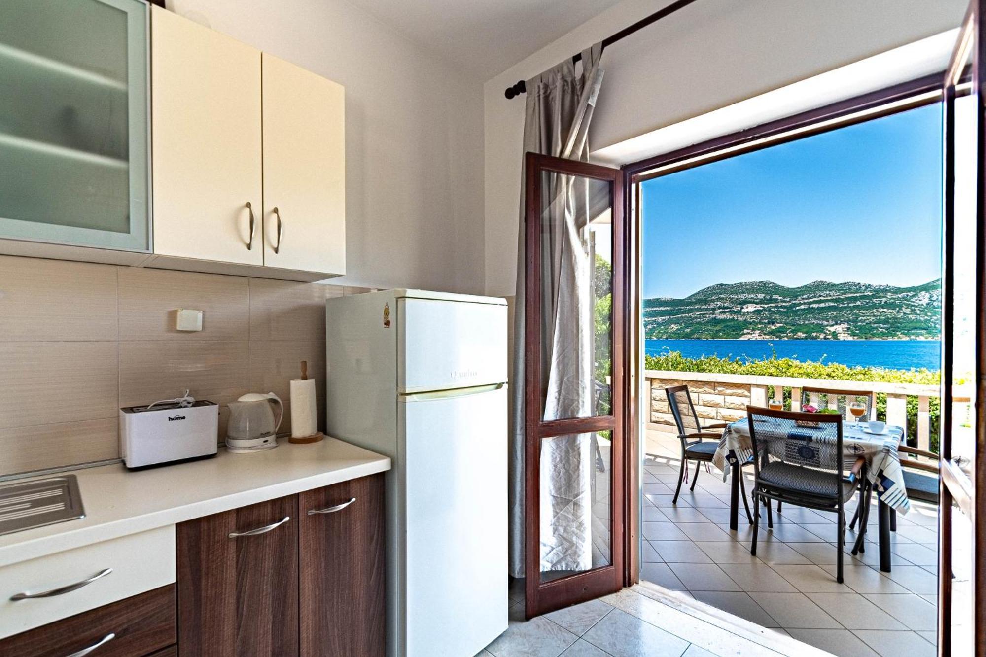 Apartments By The Sea Tri Zala, Korcula - 9237 Zrnovo الغرفة الصورة